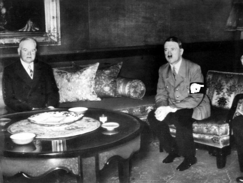 В 1938 году бывший президент США Герберт Гувер наедине встретился с Адольфом Гитлером в охотничьем домике Германа Геринга, где останавливался Гувер
