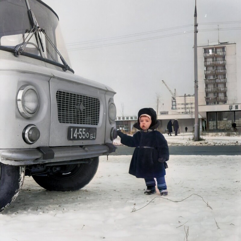 Орехово-Борисово Южное, 1977 год.  На заднем фоне строится поликлиника №166
