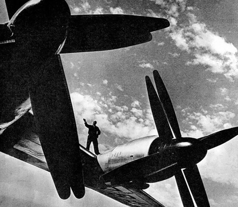 Ту-95 "Нам разум дал стальные руки-крылья" © Александр Стешанов. 1967 год