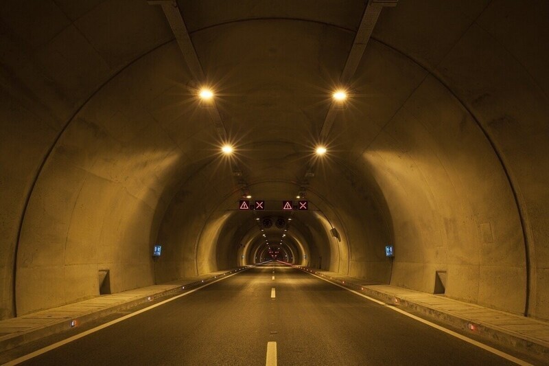 Как правильно: туннель или тоннель?