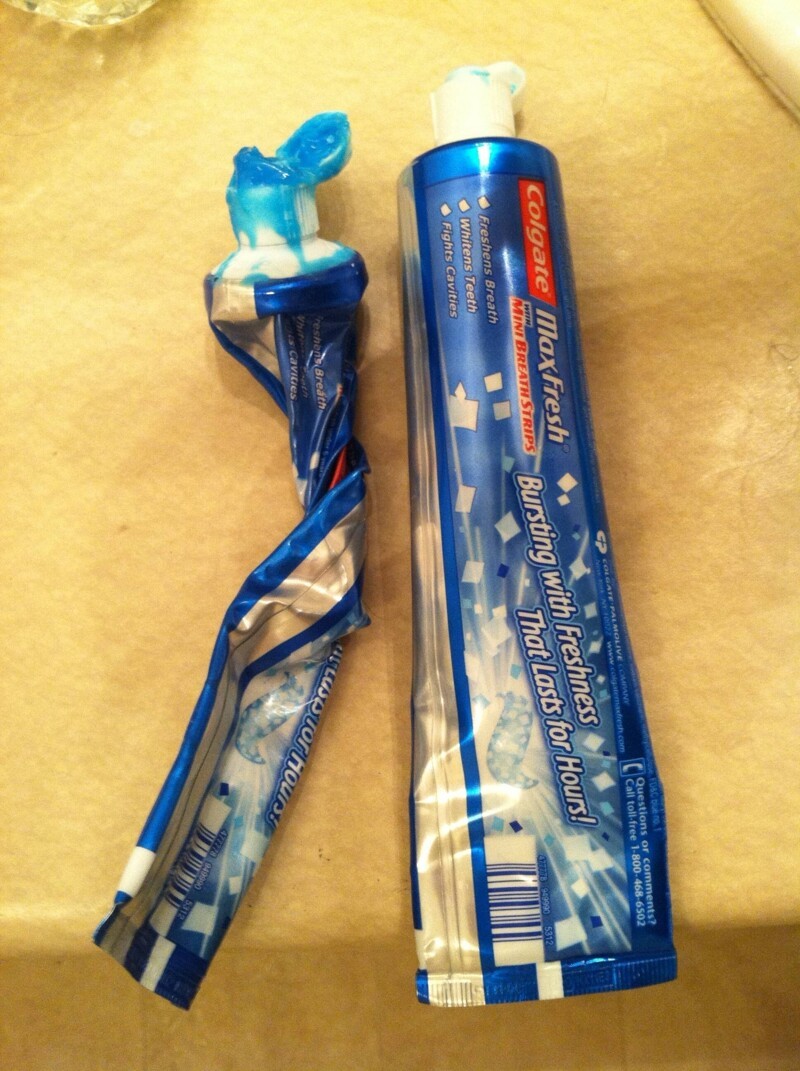 Кто так выдавливает зубную пасту?