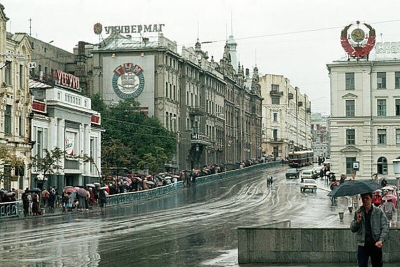 Дождливая улица во Владивостоке