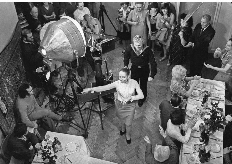 Инна Чурикова на съёмках в фильма «Прошу слова» на киностудии «Ленфильм», 1975 год