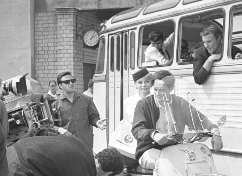 Наталья Кустинская и Валентин Смирнитский на съемках фильма «Королевская регата», 1966 год
