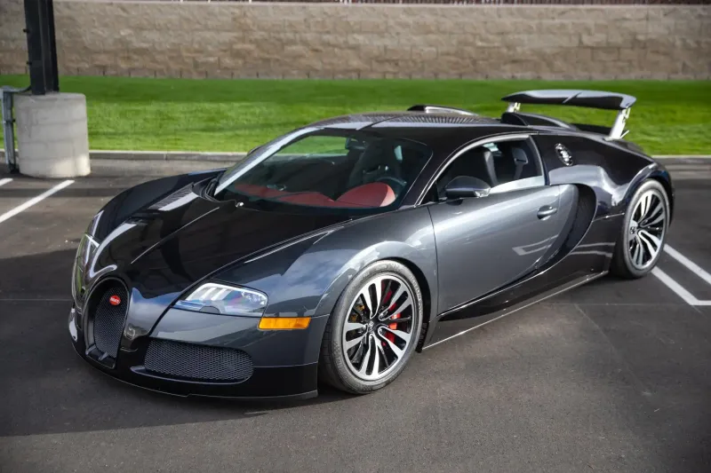 Безупречный Bugatti Veyron 16.4 выставлен на продажу