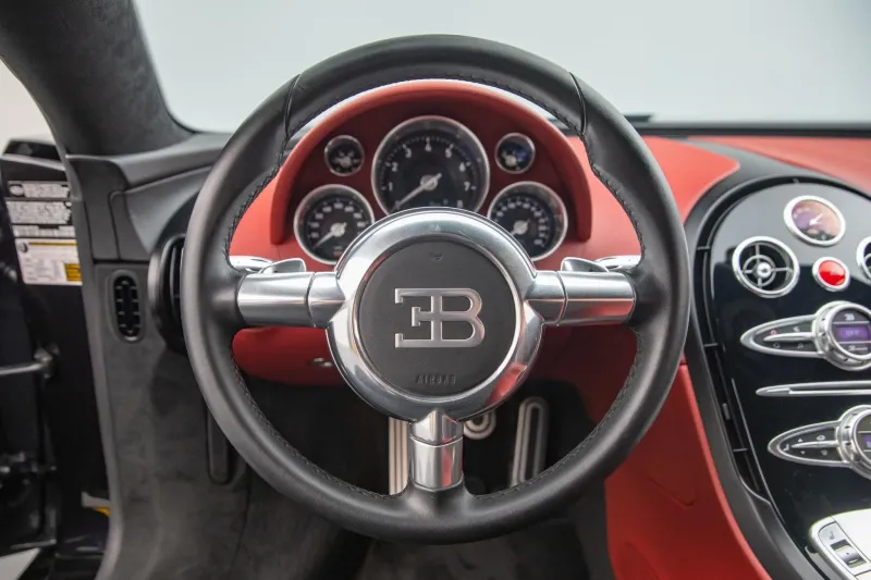 Безупречный Bugatti Veyron 16.4 выставлен на продажу