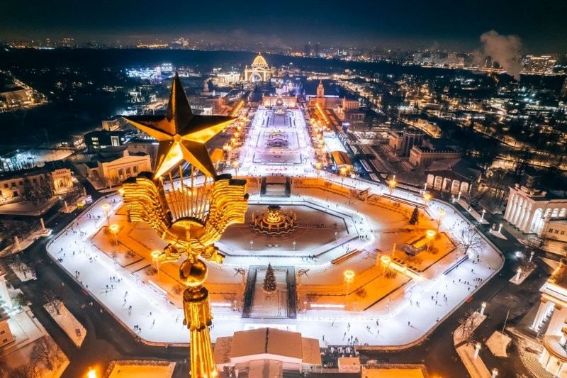 Новогодние праздники в Москве. Куда сходить?⁠⁠