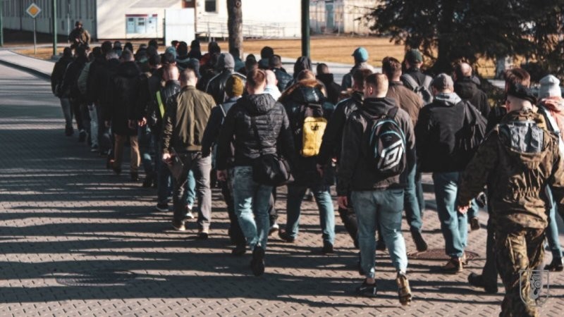Скрытая мобилизация в Польше: мужчины массово бегут из страны на Запад