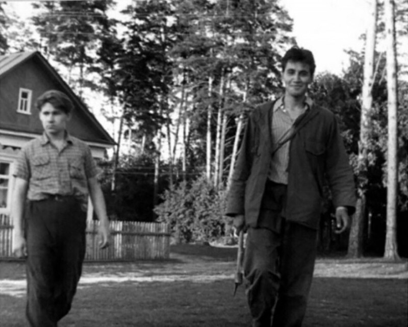 Студенты географического факультета МГУ Игорь Кузьмин и Николай Дроздов в экспедиции, 1958 год