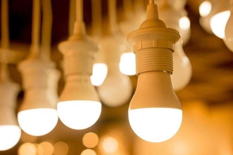 Светодиодные лампы мигают после выключения — устраняем проблему