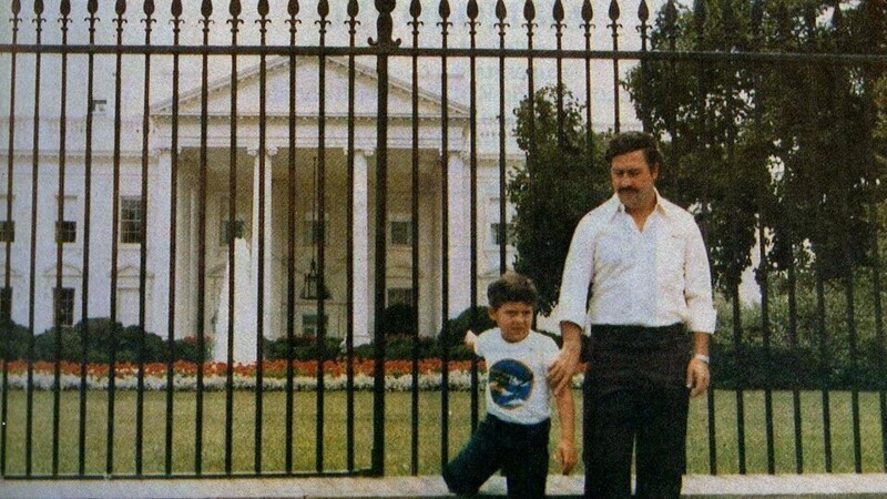 Пабло Эскобар привел своего сына на экскурсию в Белый дом