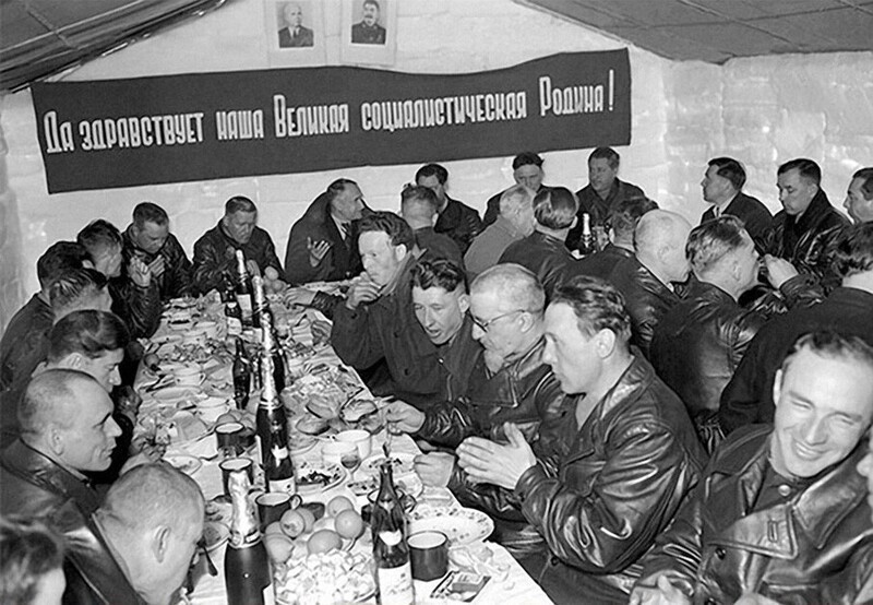 Встреча Нового Года на советской научно-исследовательской дрейфующей станции «Северный полюс-3», 1955 год