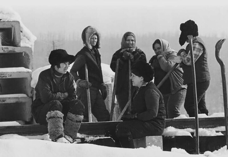Женская бригада укладчиц пути, 1980 год
