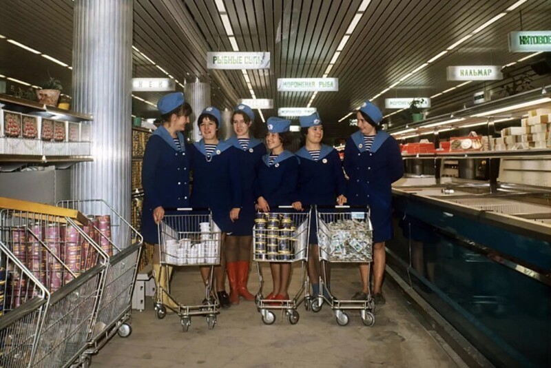 Работницы магазинной сети "Океан". Ленинград, 1976 год