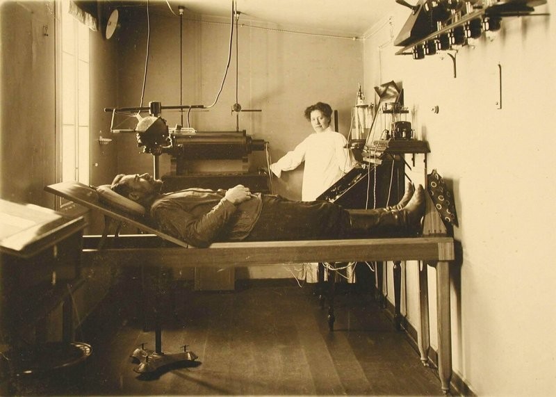 6 января 1896 г. был создан первый в России рентгеновский кабинет