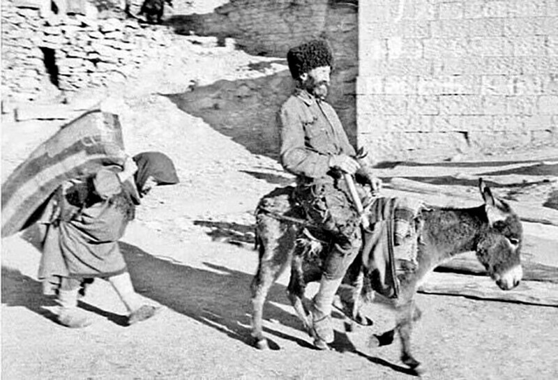 Возвращение семьи домой с базара, Дагестан, РСФСР , 1936 год