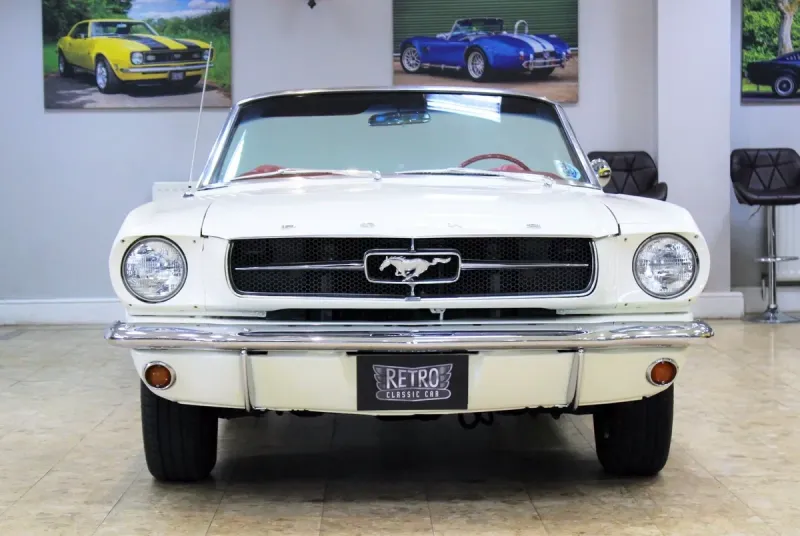Ford не мог продавать автомобили в Германии под названием Mustang, поэтому компания пришлось придумать другое название