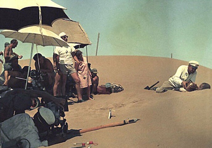 Где снимали белое солнце пустыни. Владимир мотыль на съемках белое солнце пустыни. «Белое солнце пустыни». Кадры со сьемок. Белое солнце пустыни фильм 1970 съёмки. Верещагин белое солнце пустыни.