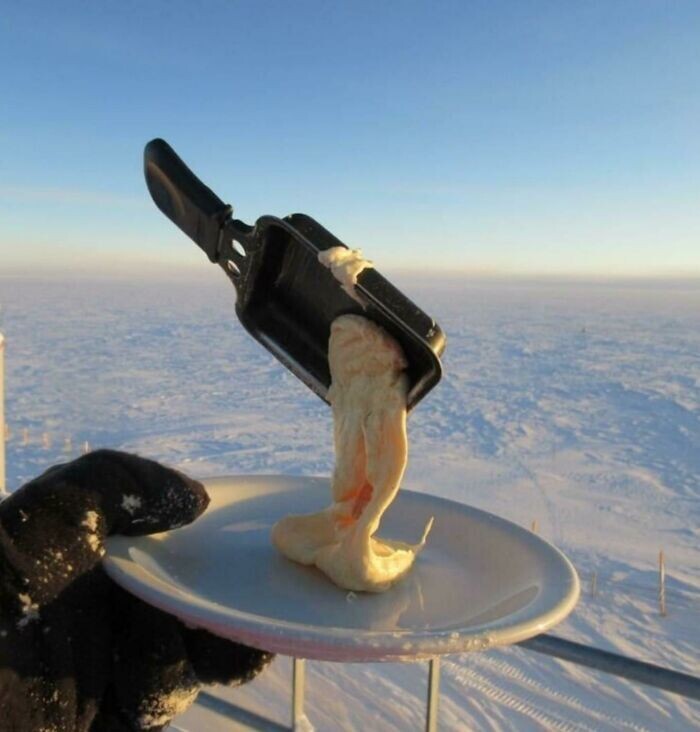 30. Вот что происходит с едой в Антарктиде при -70°C