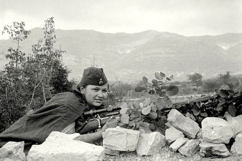 Снайпер 255-й Отдельной Краснознамённой бригады морской пехоты Черноморского флота Миронова Елизавета Фёдоровна. 1942-1943 годы