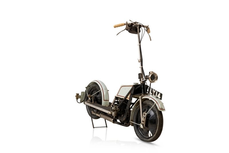 Часть истории двухколесного транспорта: столетний моторизированный самокат Kingsbury