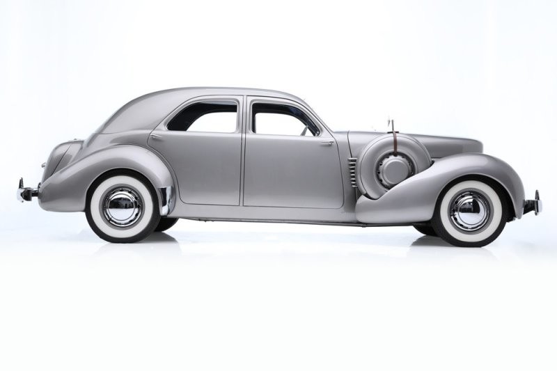 Cord 812 Custom Beverly 1937 года выпуска: единственный в мире бронированный седан для мёртвого сенатора