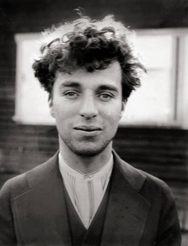 6. Вот так выглядел Чарли Чаплин в молодости