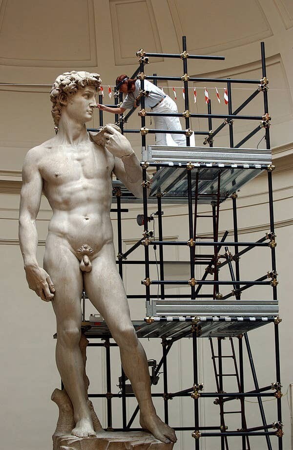 9. Оказывается, "Давид" Микеланджело - настоящий гигант