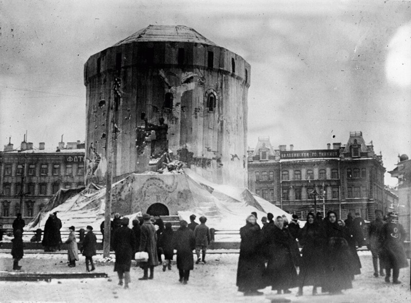 Скрытый памятник Александру lll на пл. Восстания. 1919 год