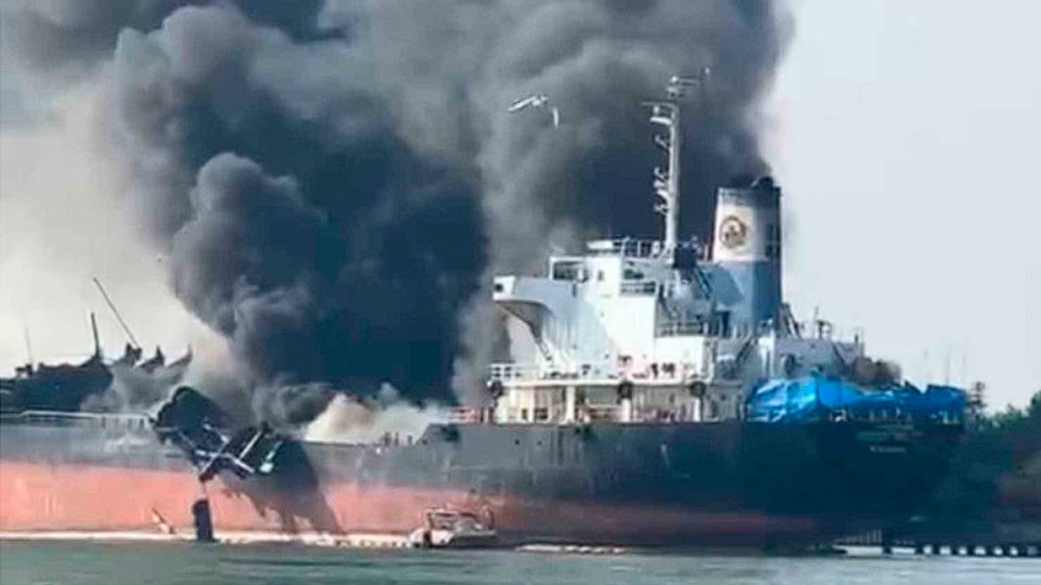 В Таиланде взорвался нефтяной танкер