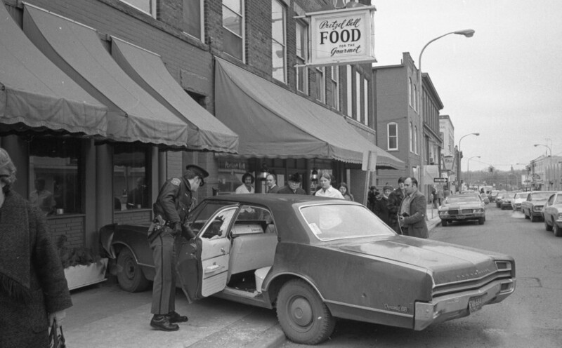 Январь 1973 года. Анн-Арбор, Мичиган. Автомобиль врезался в ресторан.