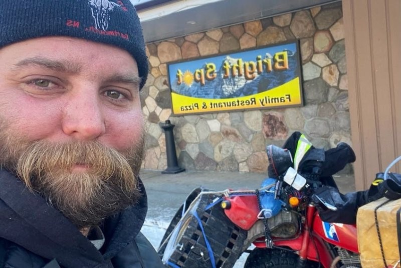 Познакомьтесь с парнем, который проехал на трёхколесном мотоцикле Honda более 2000 километров по Канаде зимой