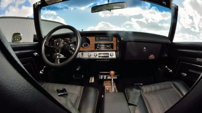 Невероятно редкий и потрясающий кабриолет Pontiac GTO Judge 1970 года продан за 1,1 млн долларов
