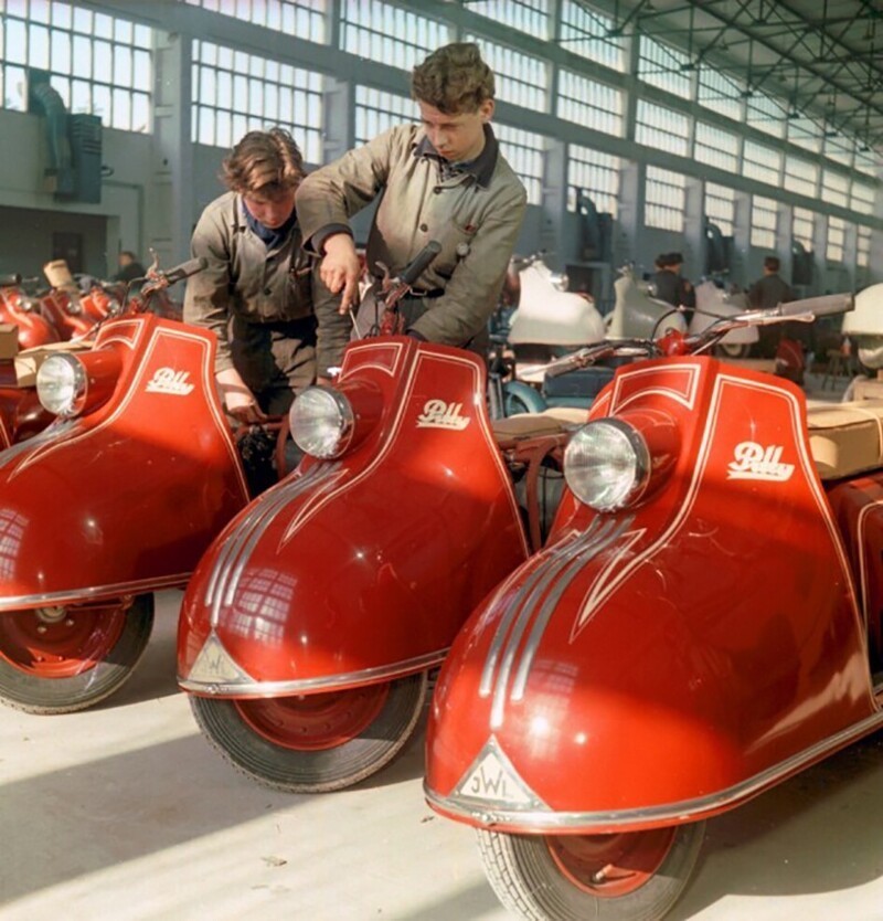 Сборка мотороллеров IWL Pitty в ГДР, 1955 год