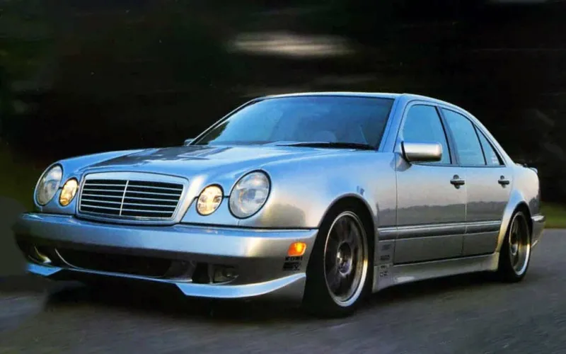 Mercedes-Benz RENNtech E7.4RS: самый быстрый седан 90-х