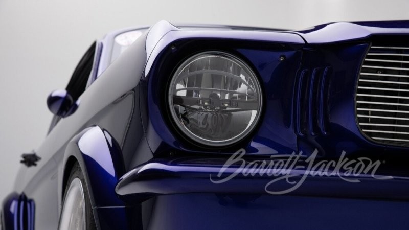 Эффектный рестомод «Venom»: Ford Mustang 1965 года, у которого от "Мустанга" почти ничего не осталось