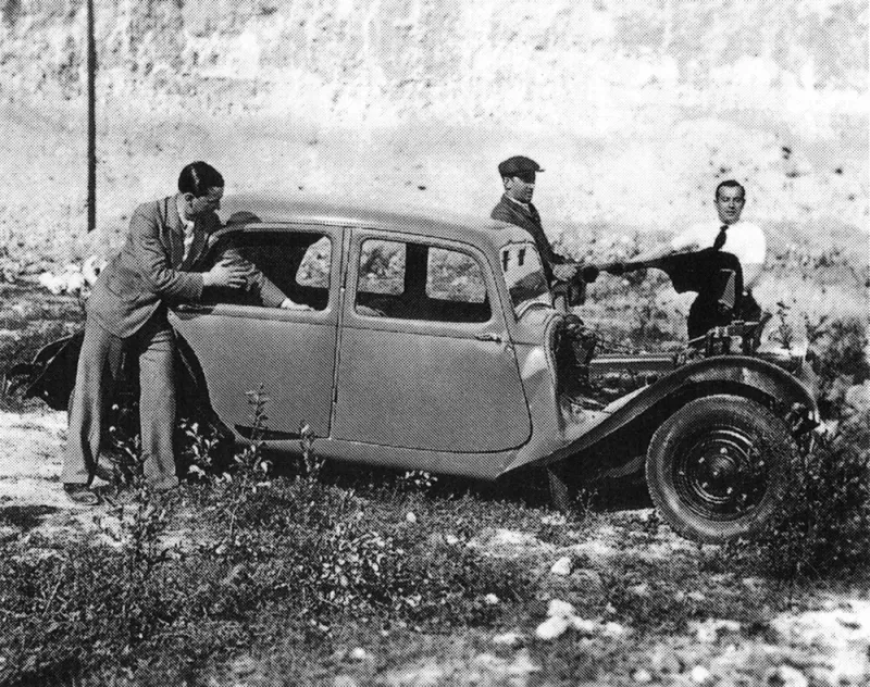 Citroën Traction Avant: первый серийный автомобиль с передним приводом