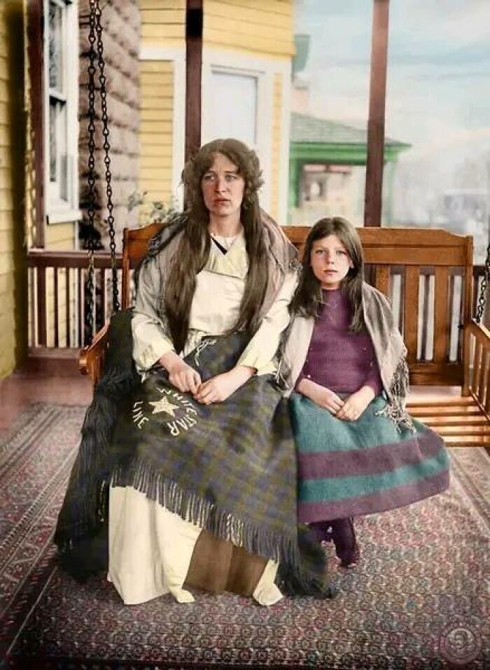 Выжившие пассажиры "Титаника", Шарлотт Каролайн Колльер с дочерью, Нью-Йорк, 1912 год