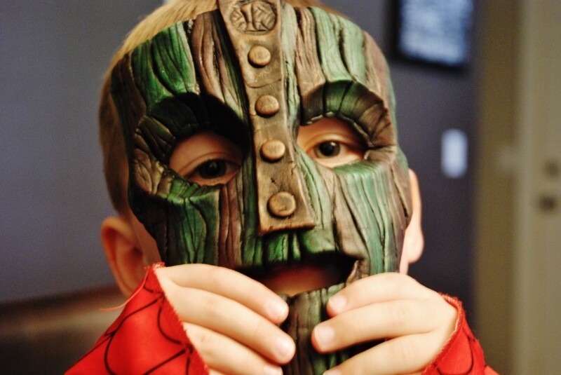 Отец смастерил для сына копию маски из фильма "Маска"