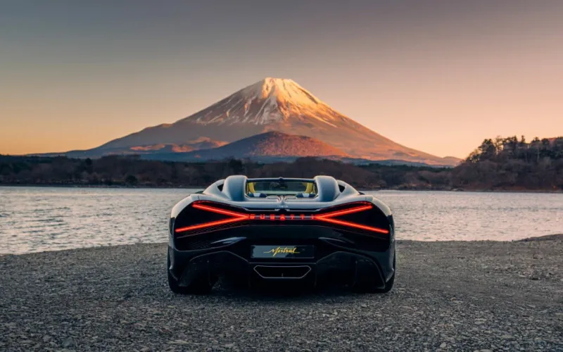 Mistral стоимостью 5 миллионов евро: последний Bugatti с бензиновым двигателем