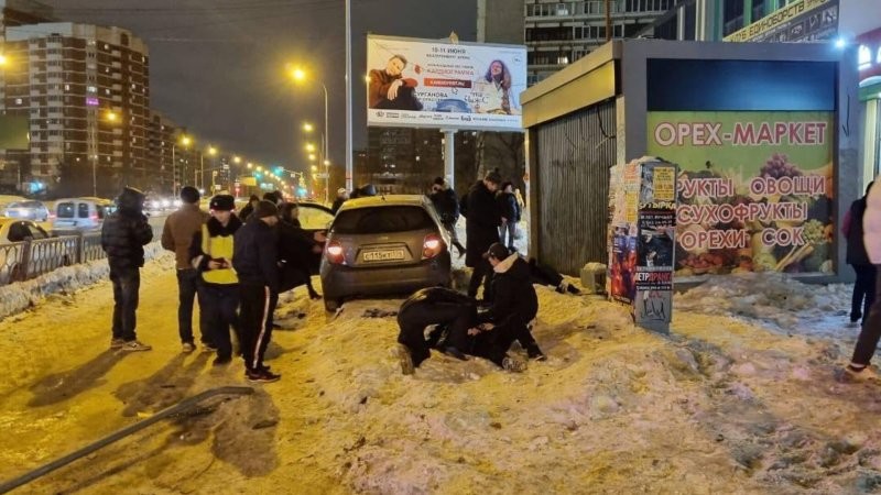 Авария дня. Автомобилистка сбила четырёх пешеходов в Екатеринбурге