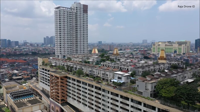 В Джакарте построили жилой комплекс на крыше торгового центра