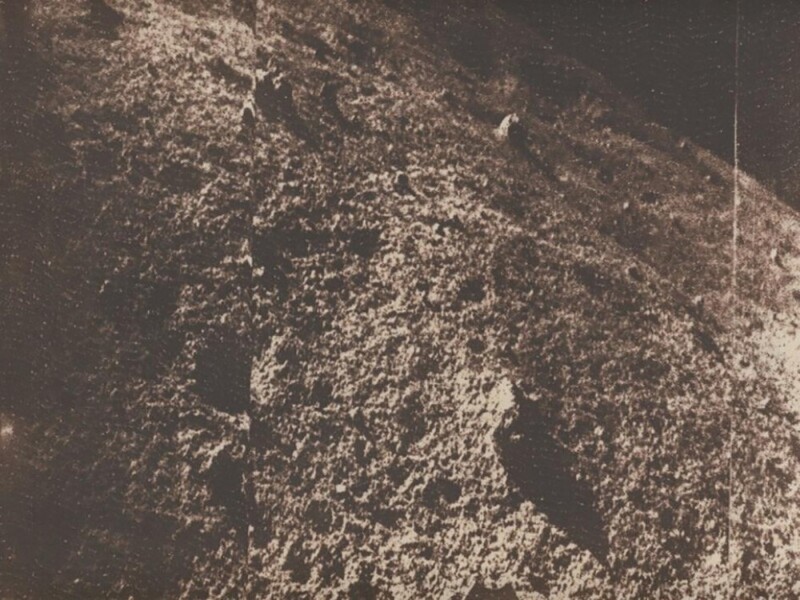 «Луна-9» — советская автоматическая межпланетная станция 3 февраля 1966 года впервые в истории освоения космоса совершила мягкую посадку на поверхность Луны и впервые передала на Землю телепанорамы лунной поверхности.