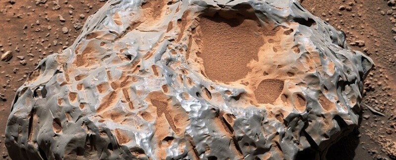Марсоход НАСА обнаружил на Марсе необычный метеорит