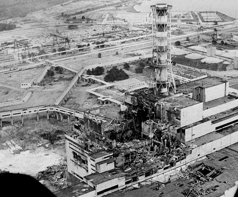 2. "Я бы поглядел на взрыв 4-го энергоблока [Чернобыльской АЭС] с очень дальнего расстояния. Пожалуй, еще и в защитном костюме".
