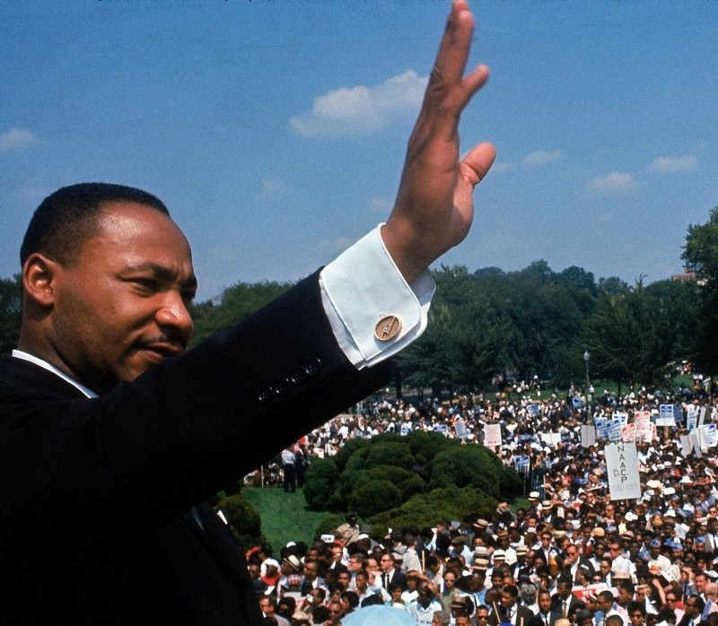 16. "Речь Мартина Лютера Кинга "У меня есть мечта". У меня каждый раз мурашки от этой речи. Я учитель 3-го класса и всегда показываю ее своим ученикам"