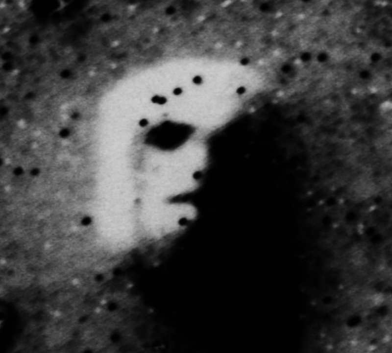 7. Вы наверняка слышали про «Лицо на Марсе», фото 1970-х годов, запечатлевшее странный холм на Марсе и породившее миллион теорий заговора...