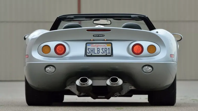 Отпразднуйте столетие Кэрролла Шелби на его единственном чистокровном автомобиле Shelby Series 1