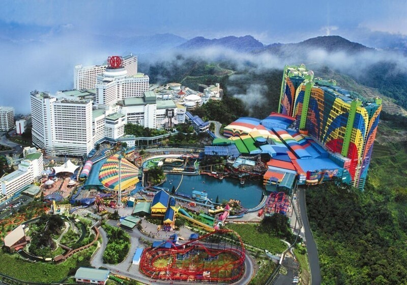 Самый большой отель в мире с 7351 номером, находится в Гентинг-Хайлендс, Малайзия