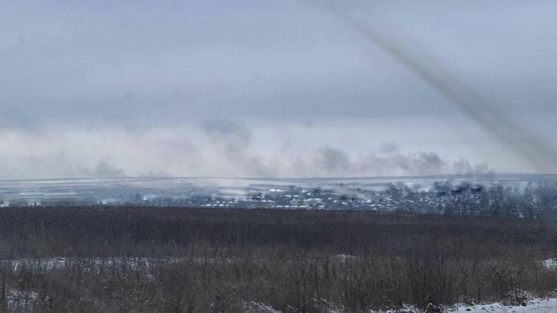 Бахмут: Оставшиеся жители пьют воду из ям. ВСУ мародёрят